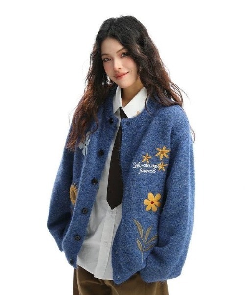 AVYL(アヴィル)の「フラワーワッペン刺繍モヘアライクカーディガン(カーディガン/ボレロ・レディース・ブルー/グレー/アイボリー・M)」の12枚目の写真