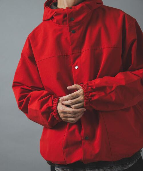 ITEMS URBANRESEARCH(アイテムズ アーバンリサーチ)の「ハイカウント スナップボタン フーディジャケット(ブルゾン・メンズ・レッド/ネイビー/ベージュ・LARGE/MEDIUM)」の13枚目の写真