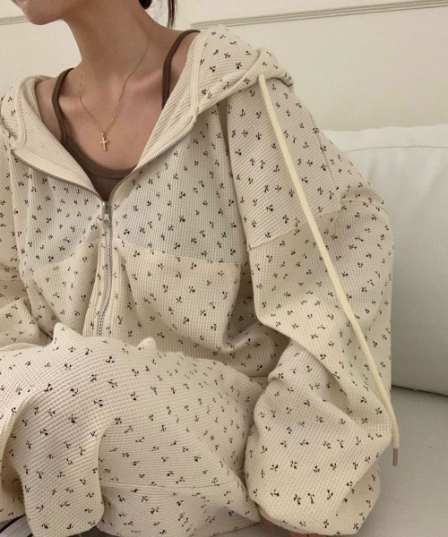 Aelina(エリナ)の「【セットアップ】ワッフルプリントパーカー&ウエストゴムワイドパンツ(セットアップ・レディース・グレー/ベージュ・FREE)」の9枚目の写真
