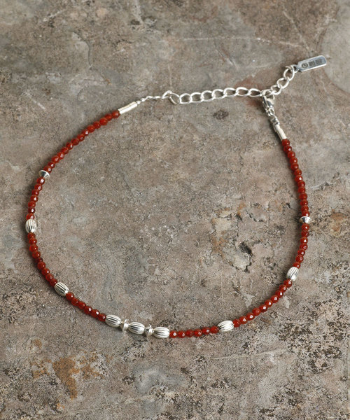 Magine（マージン）の「Magine×idealismsound 2mm STONE BEADS ANKLET:2ｍｍストーンビーズ アンクレット（アンクレット・メンズ・ターコイズブルー/ホワイト/レッド/ブラック・FREE）」の14枚目の写真