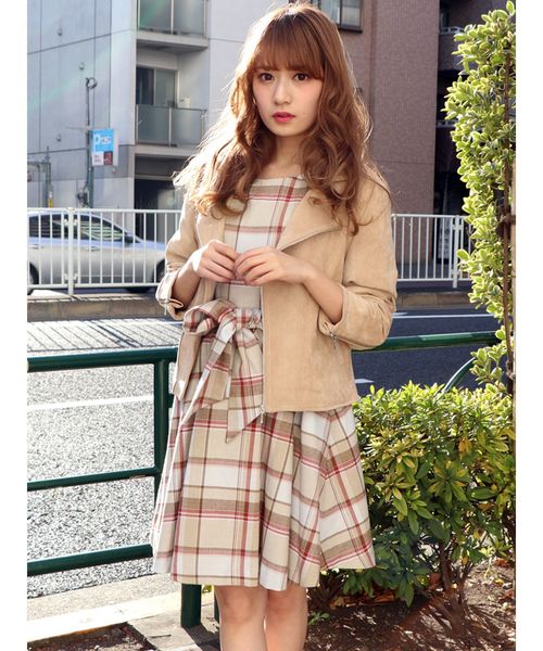 dazzlin（ダズリン）の「ウエストリボンチェックワンピース（ワンピース・レディース・ベージュ/レッド・SMALL/MEDIUM）」の7枚目の写真