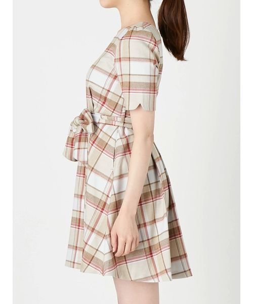 dazzlin（ダズリン）の「ウエストリボンチェックワンピース（ワンピース・レディース・ベージュ/レッド・SMALL/MEDIUM）」の14枚目の写真
