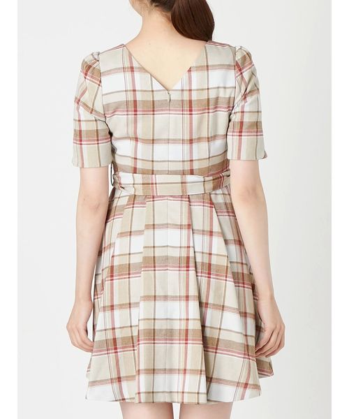 dazzlin（ダズリン）の「ウエストリボンチェックワンピース（ワンピース・レディース・ベージュ/レッド・SMALL/MEDIUM）」の15枚目の写真