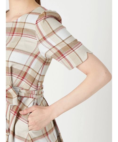 dazzlin（ダズリン）の「ウエストリボンチェックワンピース（ワンピース・レディース・ベージュ/レッド・SMALL/MEDIUM）」の17枚目の写真