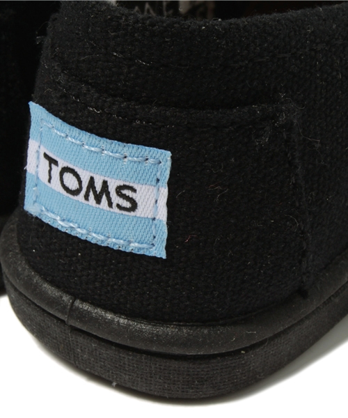 TOMS（トムス）の「トムス ベビー キッズ タイニー クラシック 2013 TOMS BABY CLASSICS（ベビーシューズ/ベビーソックス・キッズ・ブラック/レッド/ピンク/ネイビー・12cm/13cm/14cm/15cm）」の10枚目の写真