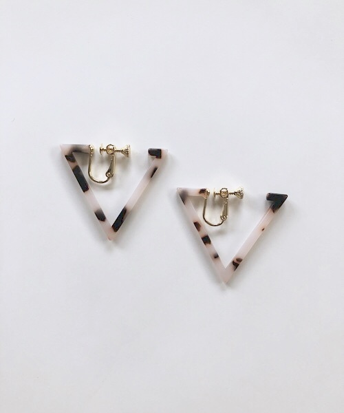 TIMELESS&THREE(タイムレスアンドスリー)の「デザインマーブルイヤリング(イヤリング・レディース・A/B/C/D/E/F/G/H/I/J/Q/M/U/R/O/P/N/K/S/L/T/W/X/Y/その他1/V/Z/その他2/その他3/その他4/その他6/その他5・FREE)」の1枚目の写真