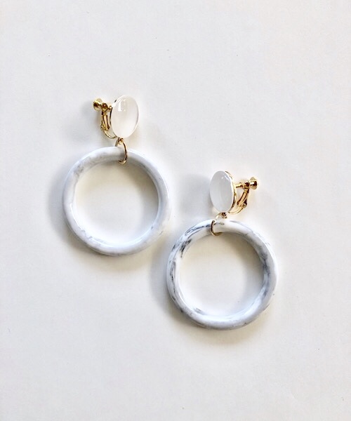 TIMELESS&THREE(タイムレスアンドスリー)の「デザインマーブルイヤリング(イヤリング・レディース・A/B/C/D/E/F/G/H/I/J/Q/M/U/R/O/P/N/K/S/L/T/W/X/Y/その他1/V/Z/その他2/その他3/その他4/その他6/その他5・FREE)」の19枚目の写真