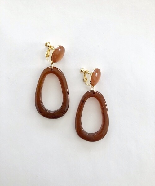 TIMELESS&THREE(タイムレスアンドスリー)の「デザインマーブルイヤリング(イヤリング・レディース・A/B/C/D/E/F/G/H/I/J/Q/M/U/R/O/P/N/K/S/L/T/W/X/Y/その他1/V/Z/その他2/その他3/その他4/その他6/その他5・FREE)」の5枚目の写真