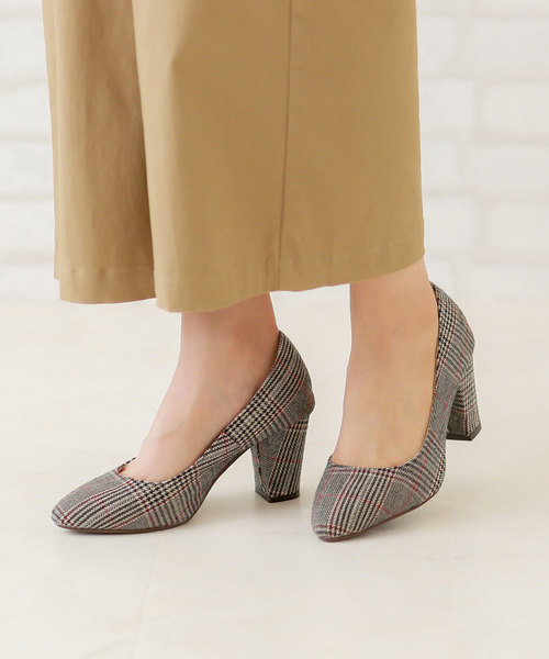 menue(メヌエ)の「チャンキーヒール ポインテッドトゥ ハイヒール パンプス(パンプス・レディース・チェック/グレイッシュベージュ/ブラック系その他/エンジ/ブラック/ブラック系その他2・21.5cm/25cm/25.5cm/24.5cm/24cm/23cm/26.0cm/22cm/23.5cm/22.5cm)」の6枚目の写真