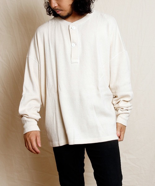 VOTE MAKE NEW CLOTHES（ボートメイクニュークローズ）の「VOTE MAKE NEW CLOTHES ヴォート ボート / D.B HENRY THERMAL ビッグシルエットヘンリーネックサーマルカットソー（Tシャツ/カットソー・メンズ・ブラック/ナチュラル・SMALL/MEDIUM/LARGE）」の2枚目の写真