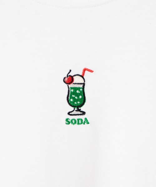 WEGO（ウィゴー）の「WEGO/クリームソーダワンポイントTシャツ（Tシャツ/カットソー・レディース・ホワイト/ベージュ・SMALL/MEDIUM/LARGE）」の11枚目の写真