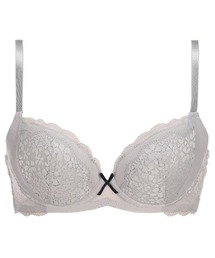 AMOSTYLE BY Triumph（アモスタイルバイトリンプ）の「デイジーレース きゅっと寄せブラ ブラ＆ショーツセット【E,F,Gカップ】AMST1150 WHU3 + Hikini JX（ブラ&ショーツ）」