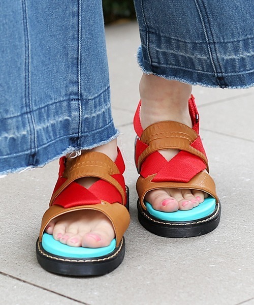 チチカカ（チチカカ）の「コンビベルトサンダル（サンダル・レディース・ブラック/キャメル・MEDIUM/LARGE）」の6枚目の写真