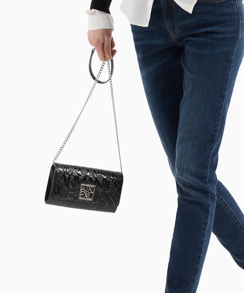 洗練されたデザイン　アルマーニ エクスチェンジ　エンボスロゴ　チェーン付き長財布 ARMANI EXCHANGE 財布 「A|X アルマーニ エクスチェンジ」オール