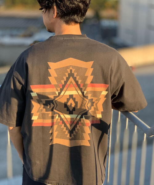 PENDLETON(ペンドルトン)の「【PENDLETON/ペンドルトン】Back Print Tee ビッグシルエット Tシャツ(Tシャツ/カットソー・メンズ・オフホワイト/ベージュ/ターコイズブルー/ライトパープル/チャコールグレー/ブラック・M/L)」の4枚目の写真