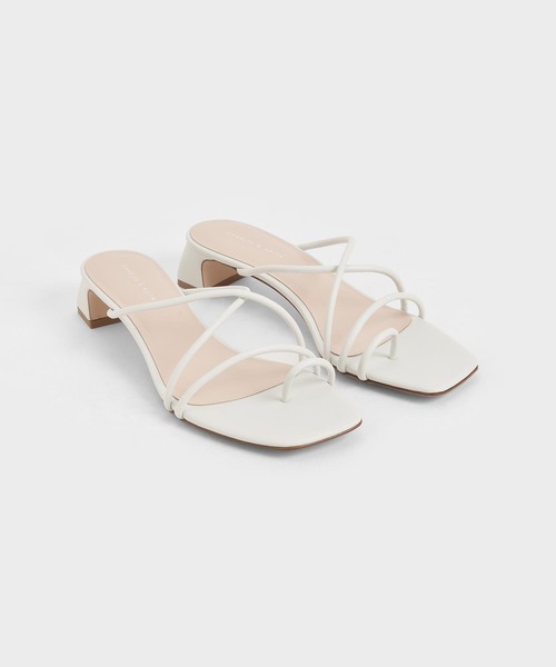 CHARLES & KEITH(チャールズ & キース)の「ストラッピートゥリング サンダル / Strappy Toe Ring Sandals(サンダル・レディース・ホワイト/ブラック/セージグリーン・22.5cm/23cm/23.5cm/24.5cm/25cm/25.5cm)」の10枚目の写真