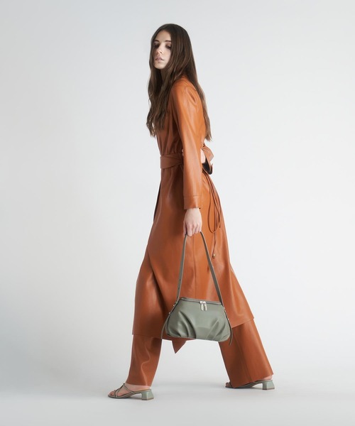 【Tory Burch】柔らかなシアリングライニングのスエードミュール ミラー スタッズ リング: レディース リング | Tory Burch JP