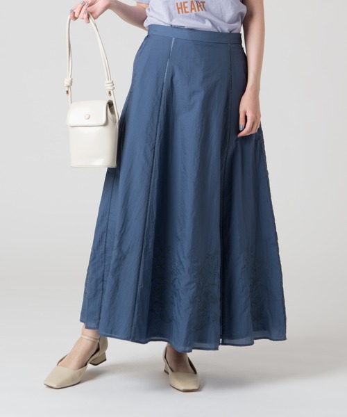 LAYMEE(レイミー)の「Embroy SK / エンブロイスカート(スカート・レディース・ホワイト/ネイビー/ピンク・FREE)」の1枚目の写真