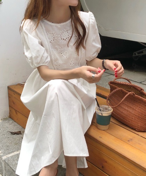 ABITOKYO（アビトーキョー）の「フロント刺繍レースショルダーワンピース（ワンピース・レディース・ホワイト/ブラック・FREE）」の13枚目の写真