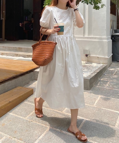 ABITOKYO（アビトーキョー）の「フロント刺繍レースショルダーワンピース（ワンピース・レディース・ホワイト/ブラック・FREE）」の10枚目の写真