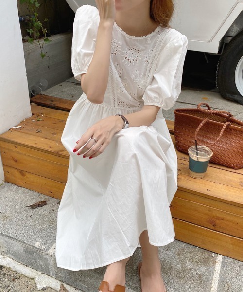 ABITOKYO（アビトーキョー）の「フロント刺繍レースショルダーワンピース（ワンピース・レディース・ホワイト/ブラック・FREE）」の14枚目の写真