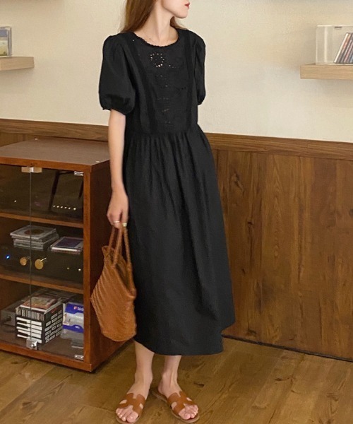 ABITOKYO（アビトーキョー）の「フロント刺繍レースショルダーワンピース（ワンピース・レディース・ホワイト/ブラック・FREE）」の12枚目の写真