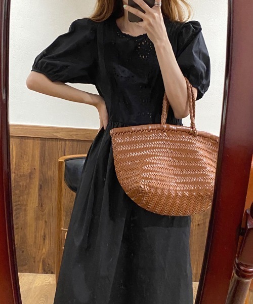 ABITOKYO（アビトーキョー）の「フロント刺繍レースショルダーワンピース（ワンピース・レディース・ホワイト/ブラック・FREE）」の6枚目の写真