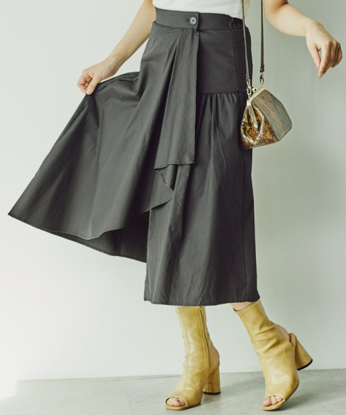 toucher du brise（トゥシェドブリーズ）の「アシメヘムフレアスカート（スカート・レディース・ブラック/ホワイト・M）」の2枚目の写真