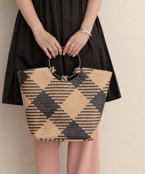 RODE SKO(ロデスコ)の「ANITA 柄かごバッグ(トートバッグ・レディース・ホワイト/ブラック・ONE)」の3枚目の写真