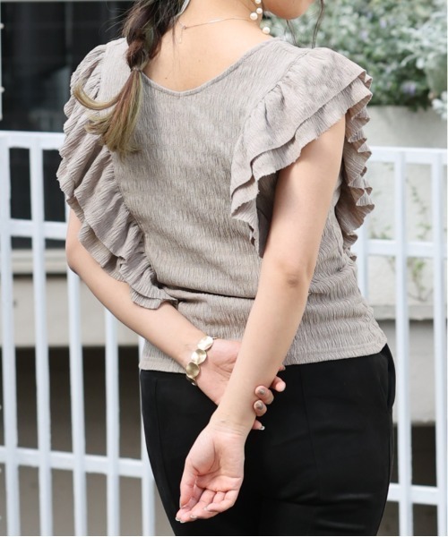 ARCANUM DESIGN（アルカナムデザイン）の「ARL V-NECKダブルフリルトップス（Tシャツ/カットソー・レディース・ホワイト/ブラック/グレー・FREE）」の3枚目の写真