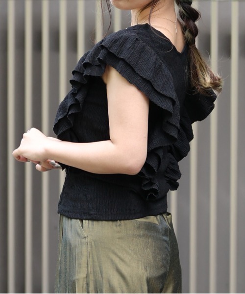 ARCANUM DESIGN（アルカナムデザイン）の「ARL V-NECKダブルフリルトップス（Tシャツ/カットソー・レディース・ホワイト/ブラック/グレー・FREE）」の18枚目の写真