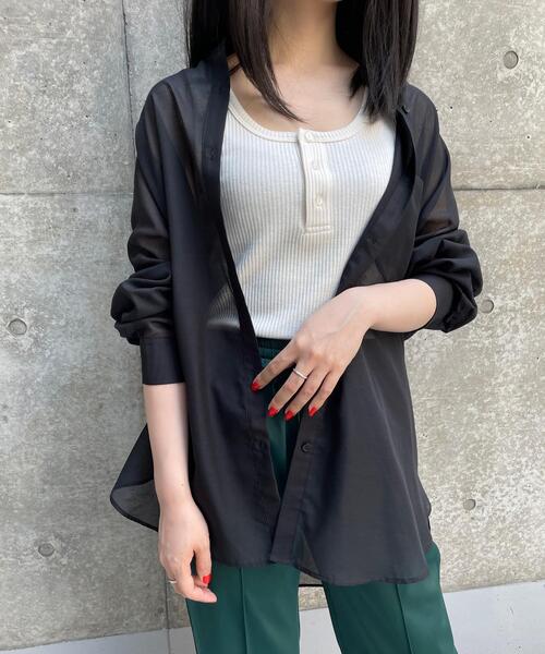 MLI'A(エムリア)の「バンドカラーシアードルマン/シャツ(シャツ/ブラウス・レディース・ブラック/パープル/ブラウン/ブルー/アイボリー/ライトカーキ/グレー系その他・M)」の3枚目の写真