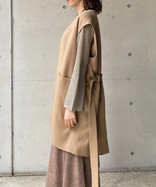 CAPRICIEUX LE'MAGE（カプリシューレマージュ）の「〈WEB・一部店舗限定〉ミドル丈ベスト（ベスト・レディース・ベージュ/アイボリー・FREE）」の6枚目の写真