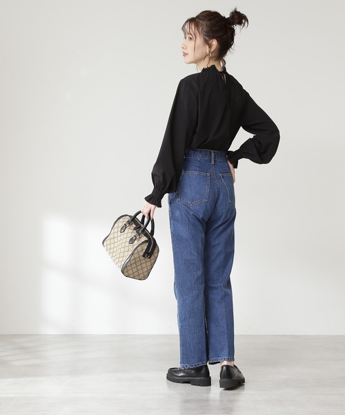 N.（N. Natural Beauty Basic）（エヌエヌナチュラルビューティーベーシック）の「前後２ＷＡＹシャーリングハイネックブラウス（シャツ/ブラウス・レディース・ブルー/モカ/ブラック系その他/ホワイト系その他/ブラック・MEDIUM）」の8枚目の写真