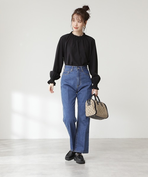 N.（N. Natural Beauty Basic）（エヌエヌナチュラルビューティーベーシック）の「前後２ＷＡＹシャーリングハイネックブラウス（シャツ/ブラウス・レディース・ブルー/モカ/ブラック系その他/ホワイト系その他/ブラック・MEDIUM）」の9枚目の写真