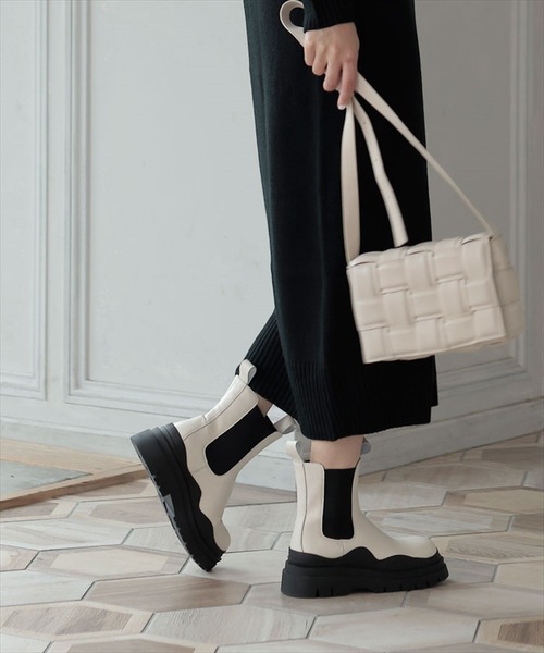 DONOBAN（ドノバン）の「サイドゴアホワイトブーツ（ブーツ・レディース・ホワイト・23.5cm/22.5cm/24.5cm）」の16枚目の写真