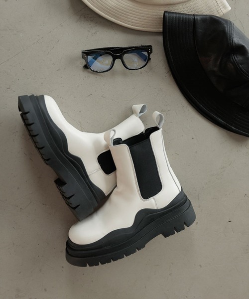 DONOBAN（ドノバン）の「サイドゴアホワイトブーツ（ブーツ・レディース・ホワイト・23.5cm/22.5cm/24.5cm）」の15枚目の写真