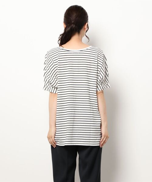 Te chichi TERRASSE（テチチテラス）の「ボーダー袖タックTシャツ（Tシャツ/カットソー・レディース・ネイビー/オフホワイト/グリーン・ﾌﾘ-）」の4枚目の写真