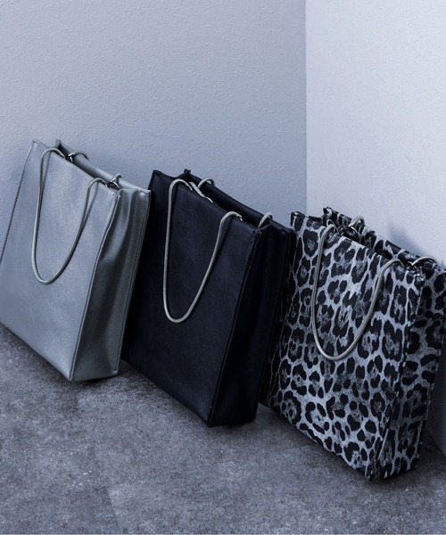 Ellno Loset(エルノロゼット)の「2WAYスクエアショルダーバッグ(ショルダーバッグ・レディース・ブラック/レオパード/シルバー・FREE)」の5枚目の写真