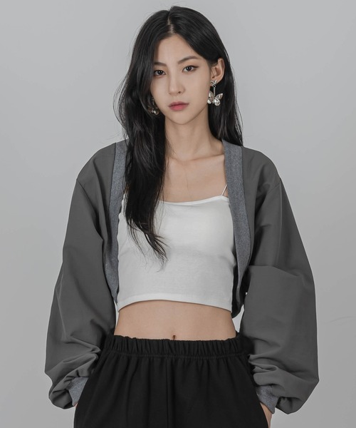 FOLLOWIN（フォロウィン）の「ショート丈クロップドボレロカーディガン（カーディガン/ボレロ・レディース・ブラック/グレー・FREE）」の2枚目の写真