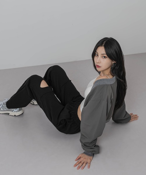 FOLLOWIN（フォロウィン）の「ショート丈クロップドボレロカーディガン（カーディガン/ボレロ・レディース・ブラック/グレー・FREE）」の12枚目の写真