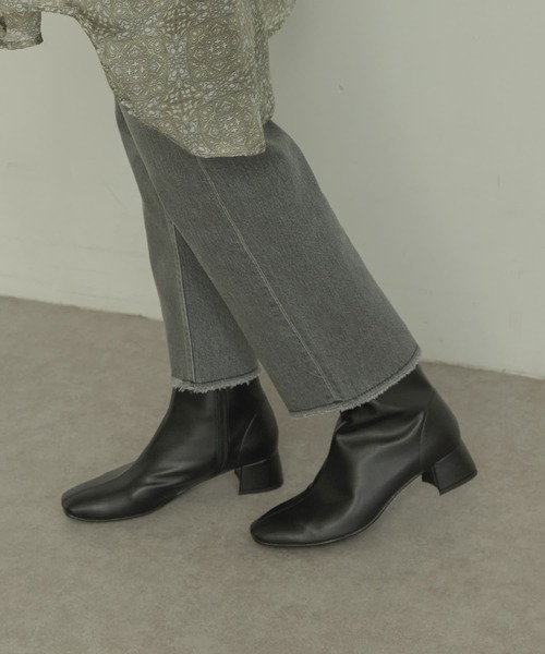 RODE SKO(ロデスコ)の「ELNA スクエアトゥプレーンブーツ∴(ブーツ・レディース・ブラック/ベージュ系その他・38/36/37)」の13枚目の写真