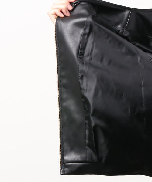 Te chichi(テチチ)の「フェイクレザーボリュームスリーブブルゾン(ブルゾン・レディース・ブラック/ベージュ・フリ-)」の5枚目の写真