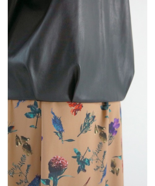 Te chichi(テチチ)の「フェイクレザーボリュームスリーブブルゾン(ブルゾン・レディース・ブラック/ベージュ・フリ-)」の12枚目の写真