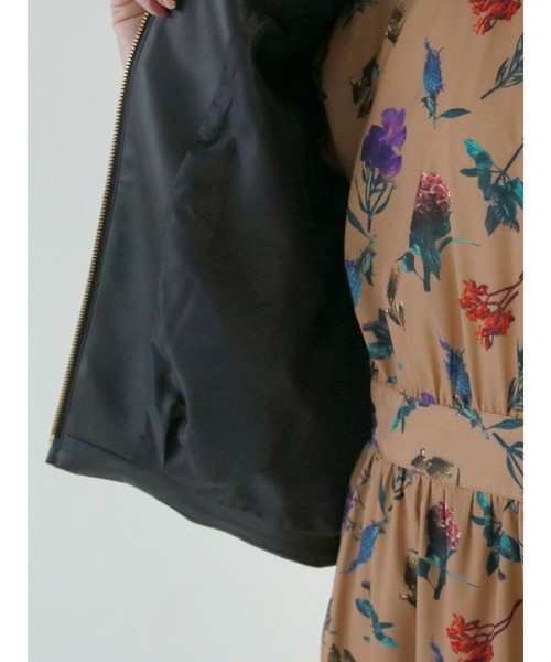 Te chichi(テチチ)の「フェイクレザーボリュームスリーブブルゾン(ブルゾン・レディース・ブラック/ベージュ・フリ-)」の14枚目の写真