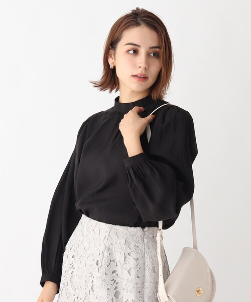AG by aquagirl(エージーバイアクアガール)の「◆ハイネックギャザースリーブブラウス【WEB限定サイズ】(シャツ/ブラウス・レディース・ホワイト系/ベージュ/ブルー/ブラック・38/40/36)」の2枚目の写真