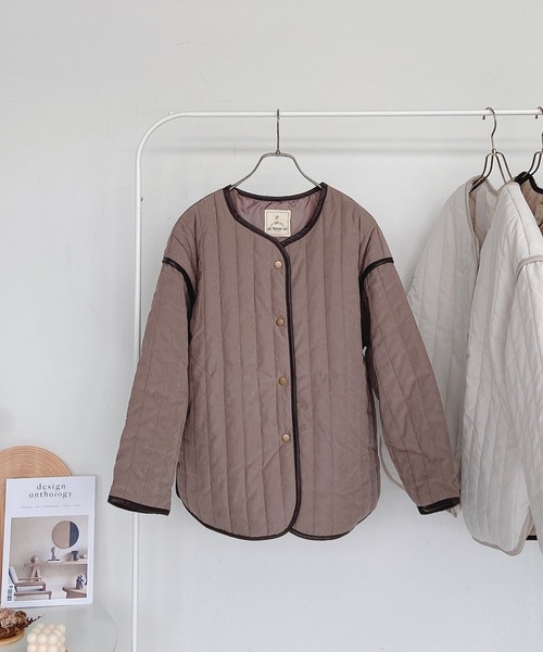 AS KNOW AS plus（アズノゥアズプラス）の「◇縦キルトノーカラージャケット（ノーカラージャケット・レディース・ブラック/ベージュ/アイボリー/モカ・FREE）」の3枚目の写真