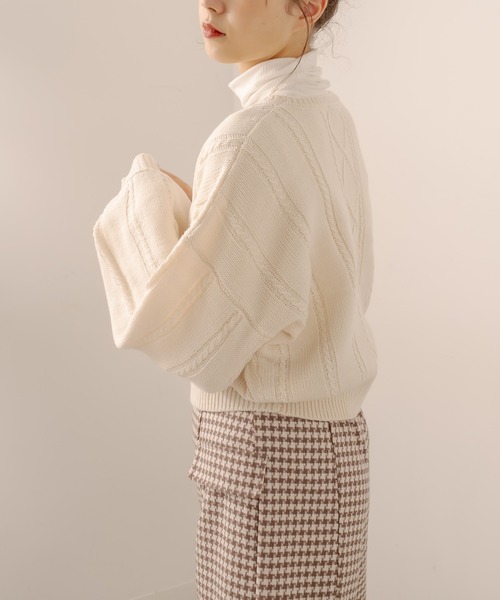 OLIVE des OLIVE（オリーブデオリーブ）の「お花刺繍ケーブルニット（ニット/セーター・レディース・ライトグレー/オフホワイト/ラベンダー・FREE）」の10枚目の写真