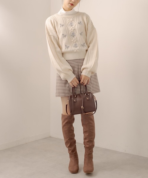 OLIVE des OLIVE（オリーブデオリーブ）の「お花刺繍ケーブルニット（ニット/セーター・レディース・ライトグレー/オフホワイト/ラベンダー・FREE）」の13枚目の写真