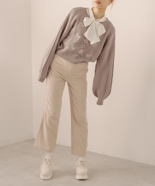 OLIVE des OLIVE（オリーブデオリーブ）の「お花刺繍ケーブルニット（ニット/セーター・レディース・ライトグレー/オフホワイト/ラベンダー・FREE）」の11枚目の写真